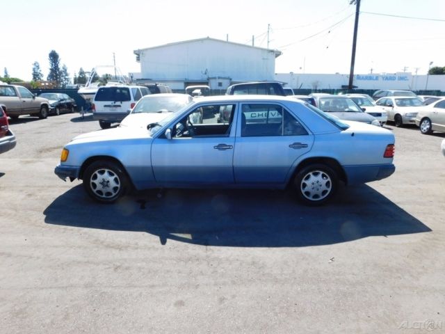 1993 Mercedes-Benz 300-Series 300E 3.2 (STD is Estimated) - photo 2