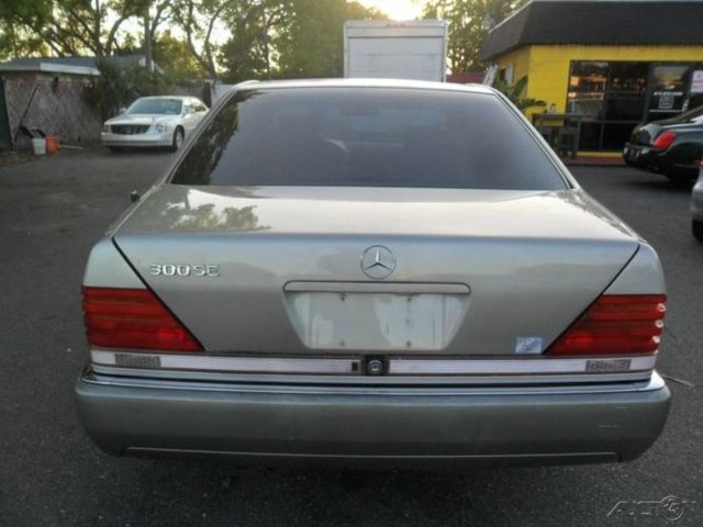 1993 Mercedes-Benz 300-Series 300SE 4dr Sedan - photo 3