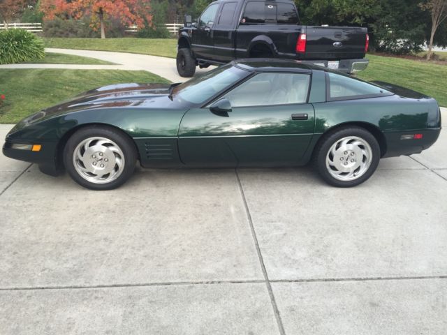 1993 40th Anniversary Corvette CLEAN 1993 Chevrolet Corvette Base Hatchback 2-Door