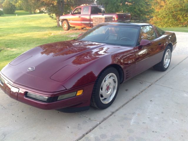 1993 40TH ANNIVERSARY RUBY RED CORVETTE WITH ONLY 56,337 MILES 1993 Chevrolet Corvette