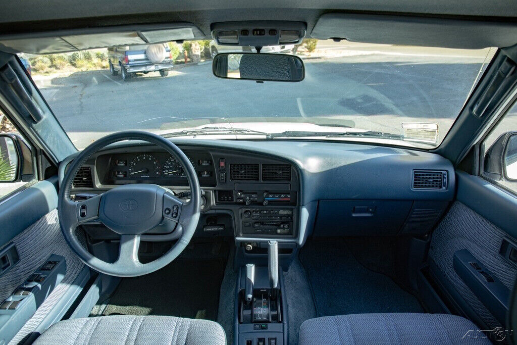1993 Toyota 4Runner SR5 SUV - photo 10
