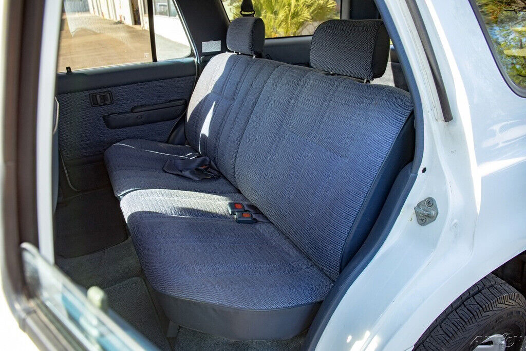 1993 Toyota 4Runner SR5 SUV - photo 12