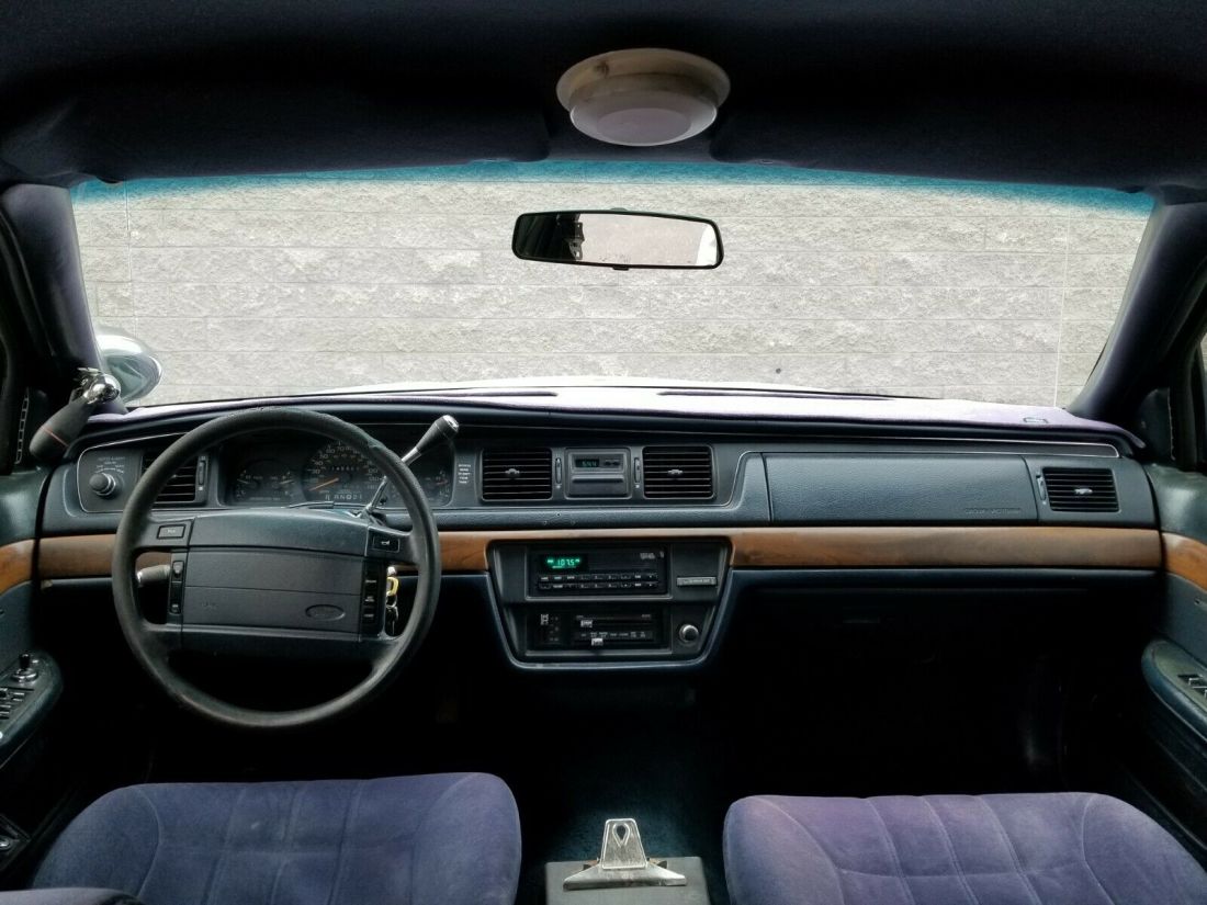1993 Ford Crown Victoria Police Interceptor - photo 10