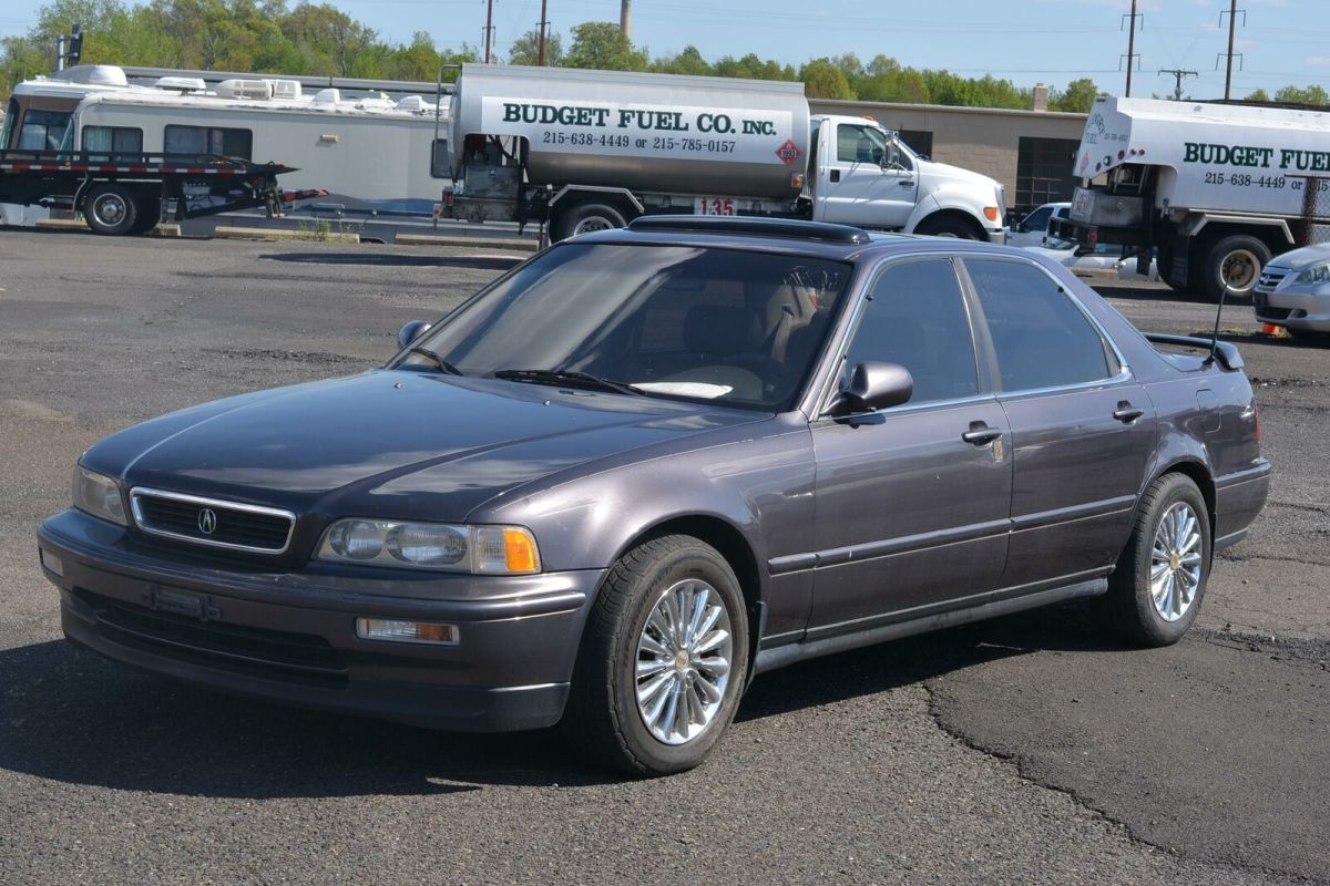 1993 ACURA LEGEND AUTOMATIC , ENGINE SMOKE NEED REPAIR START AND DRIVE NO RESEVE 1993 Acura Legend L w/Leather