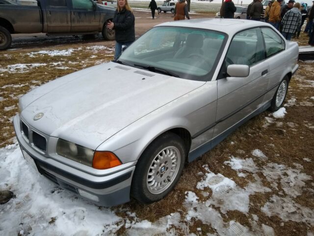 1993 bmw 325 i 325I Heated leather 5sp rear wheel drive sports car 1993 BMW 3-Series