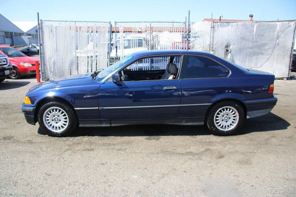 1993 BMW 3-Series 325is - photo 3