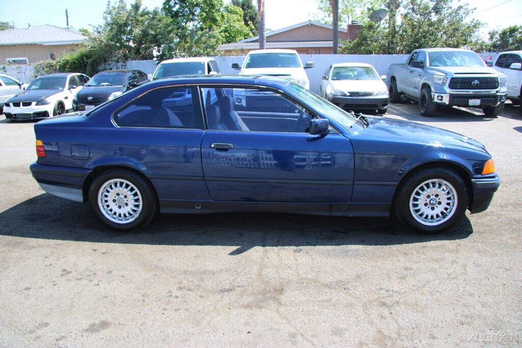 1993 BMW 3-Series 325is - photo 7