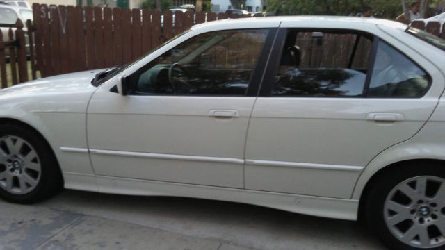 1993 BMW 325i 1993 BMW 3-Series