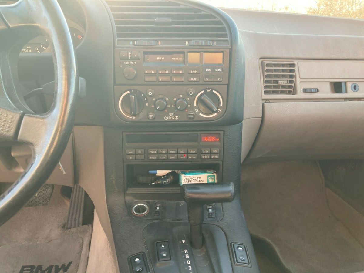 1993 BMW 3-Series 325is - photo 10