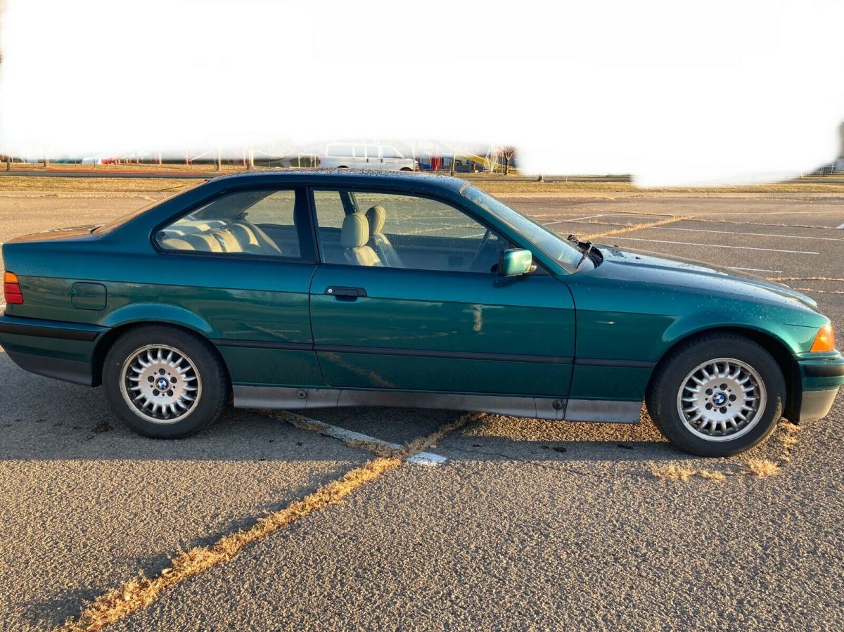1993 BMW 3-Series 325is - photo 2