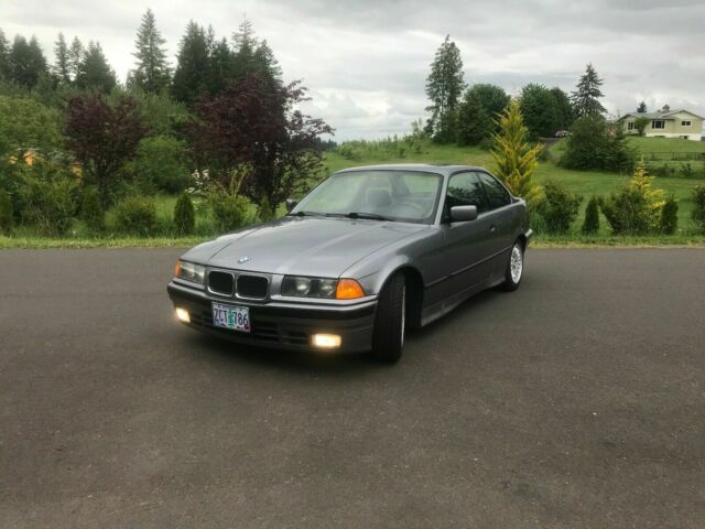 1993 BMW 3-Series 325is - photo 3