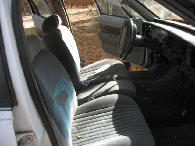 1993 Buick LeSabre Custom - photo 6
