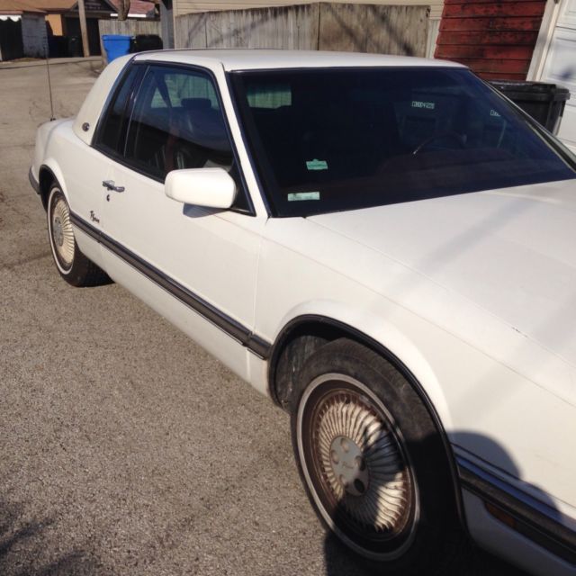 1993 Buick Riviera - photo 2