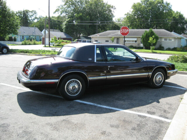 1993 Buick Riviera - photo 2