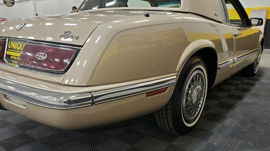 1993 Buick Riviera - photo 11
