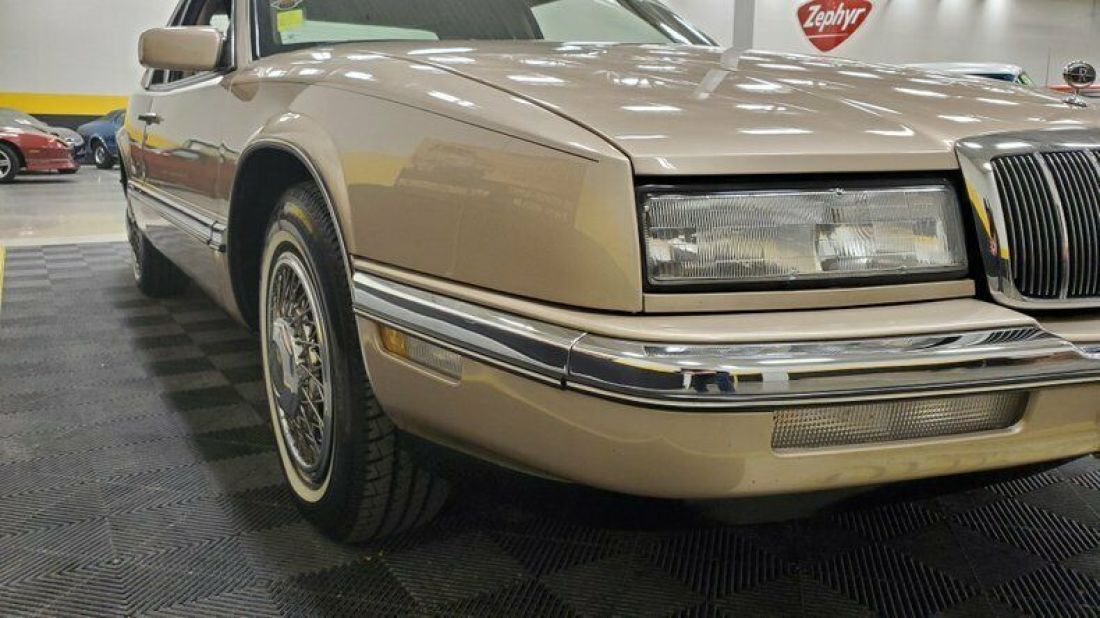 1993 Buick Riviera - photo 8
