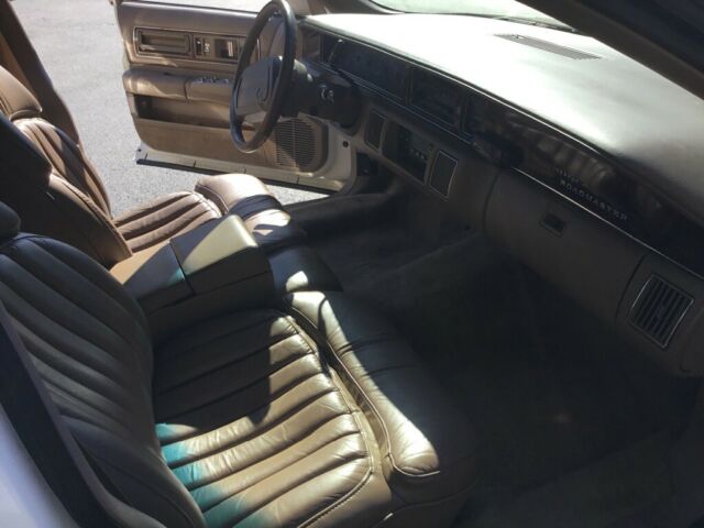 1993 Buick Roadmaster Estate wagon - photo 12