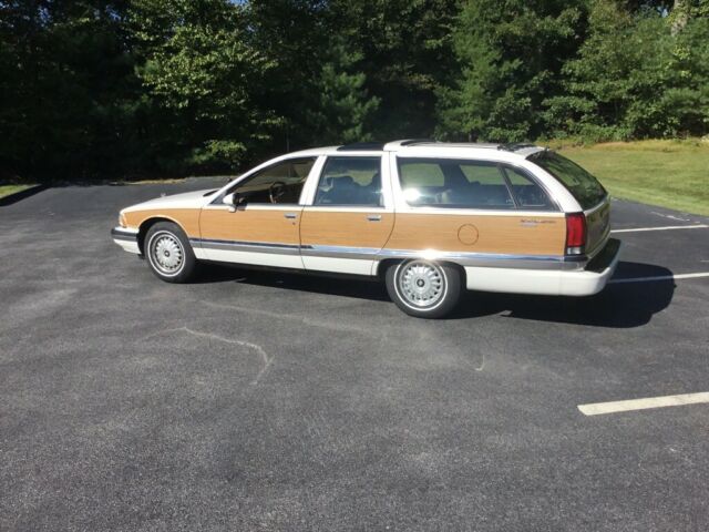 1993 Buick Roadmaster Estate wagon - photo 2