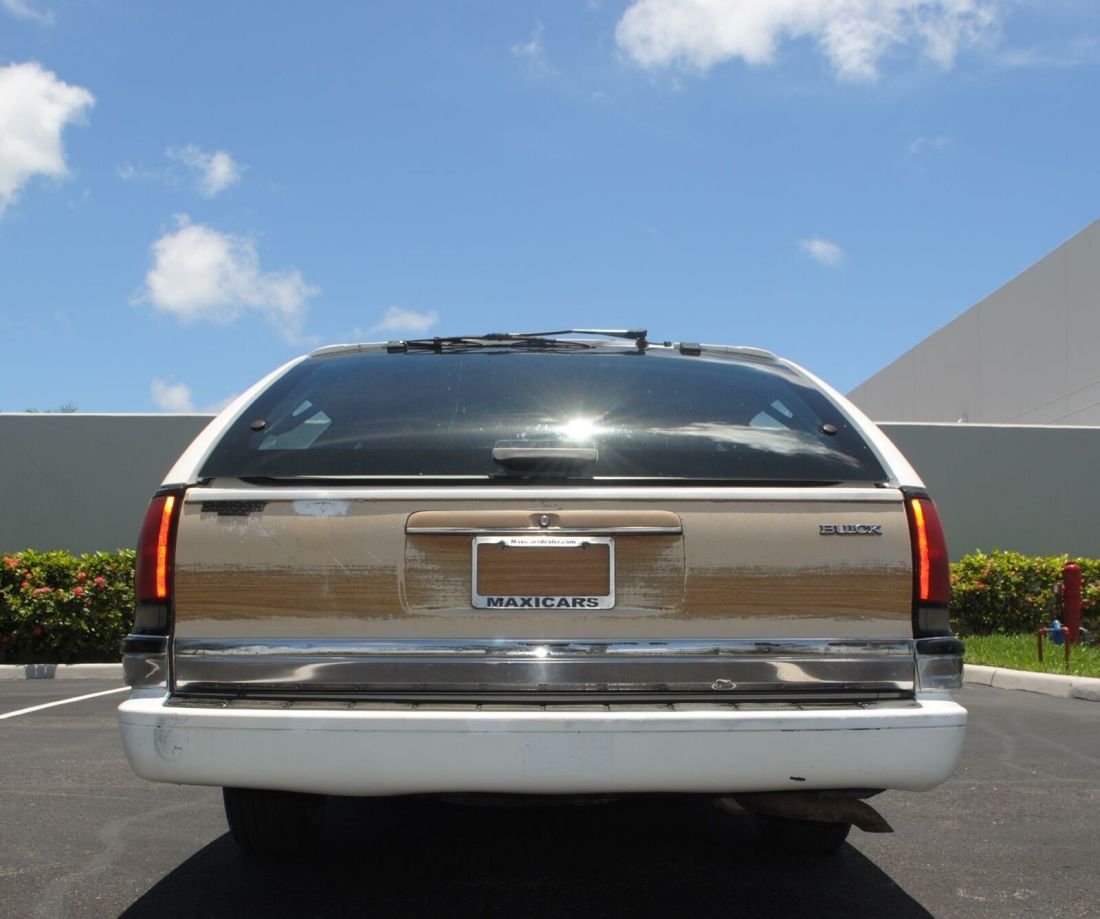 1993 Buick Roadmaster Estate Wagon - photo 7