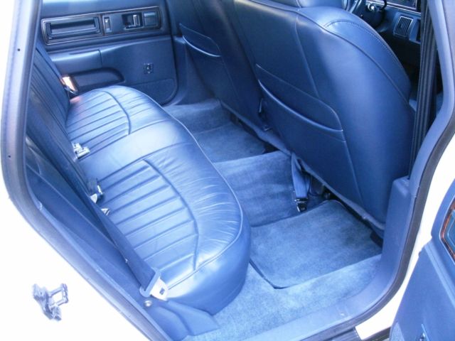 1993 Buick Roadmaster Estate Wagon Wagon 4-Door - photo 9