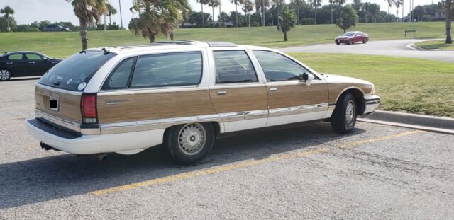 1993 Buick Roadmaster Estate Wagon - photo 2