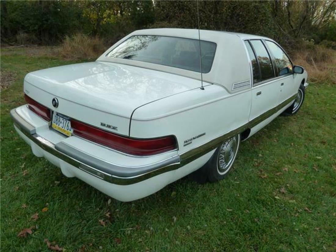 1993 Buick Roadmaster Only 69k Limited - photo 8