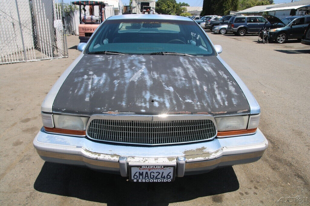 1993 Buick Roadmaster - photo 9