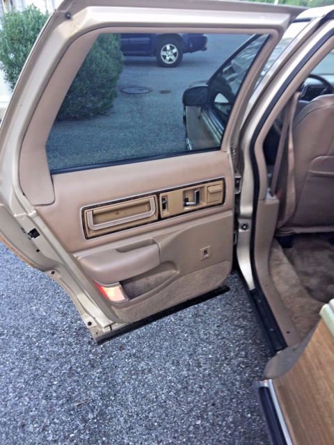 1993 Buick Roadmaster ESTATE - photo 11