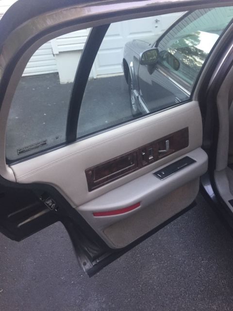 1993 Cadillac Fleetwood - photo 12