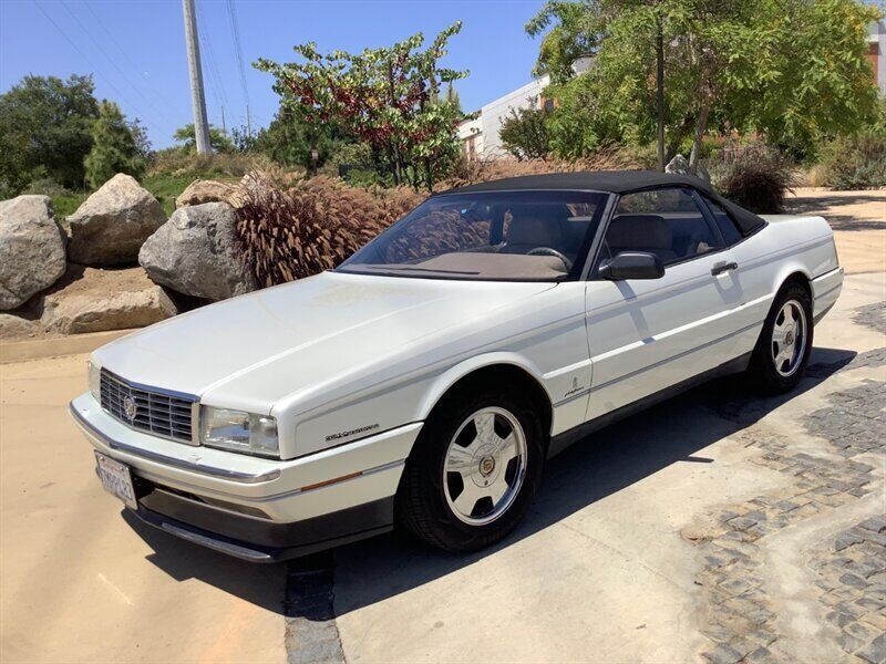 1993 Cadillac Allante Automatic 2-Door Convertible 1993 Allante Base