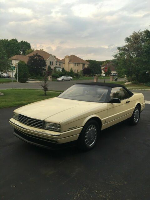 1993 Cadillac Allante neutral beige - photo 11