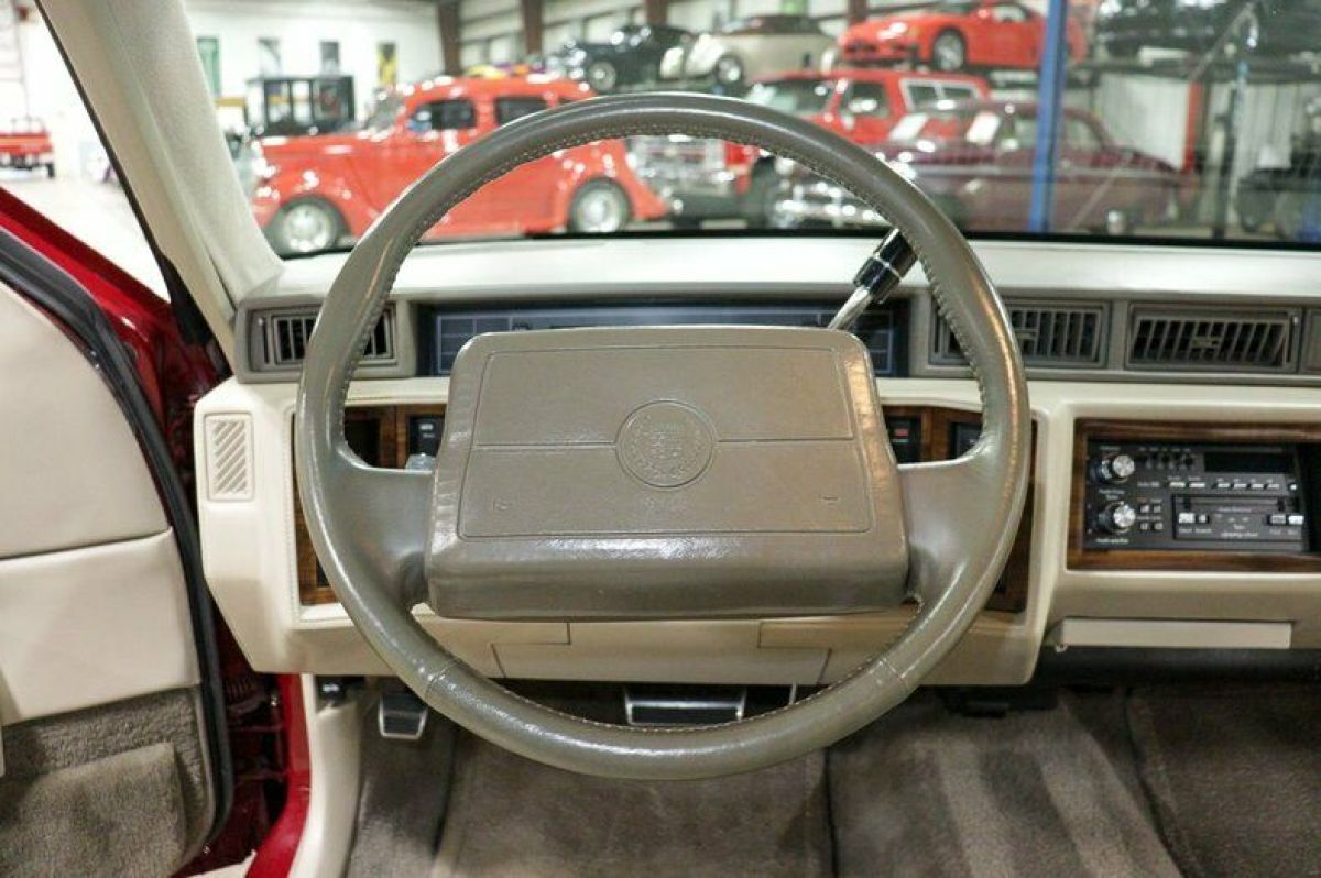 1993 Cadillac DeVille - photo 12