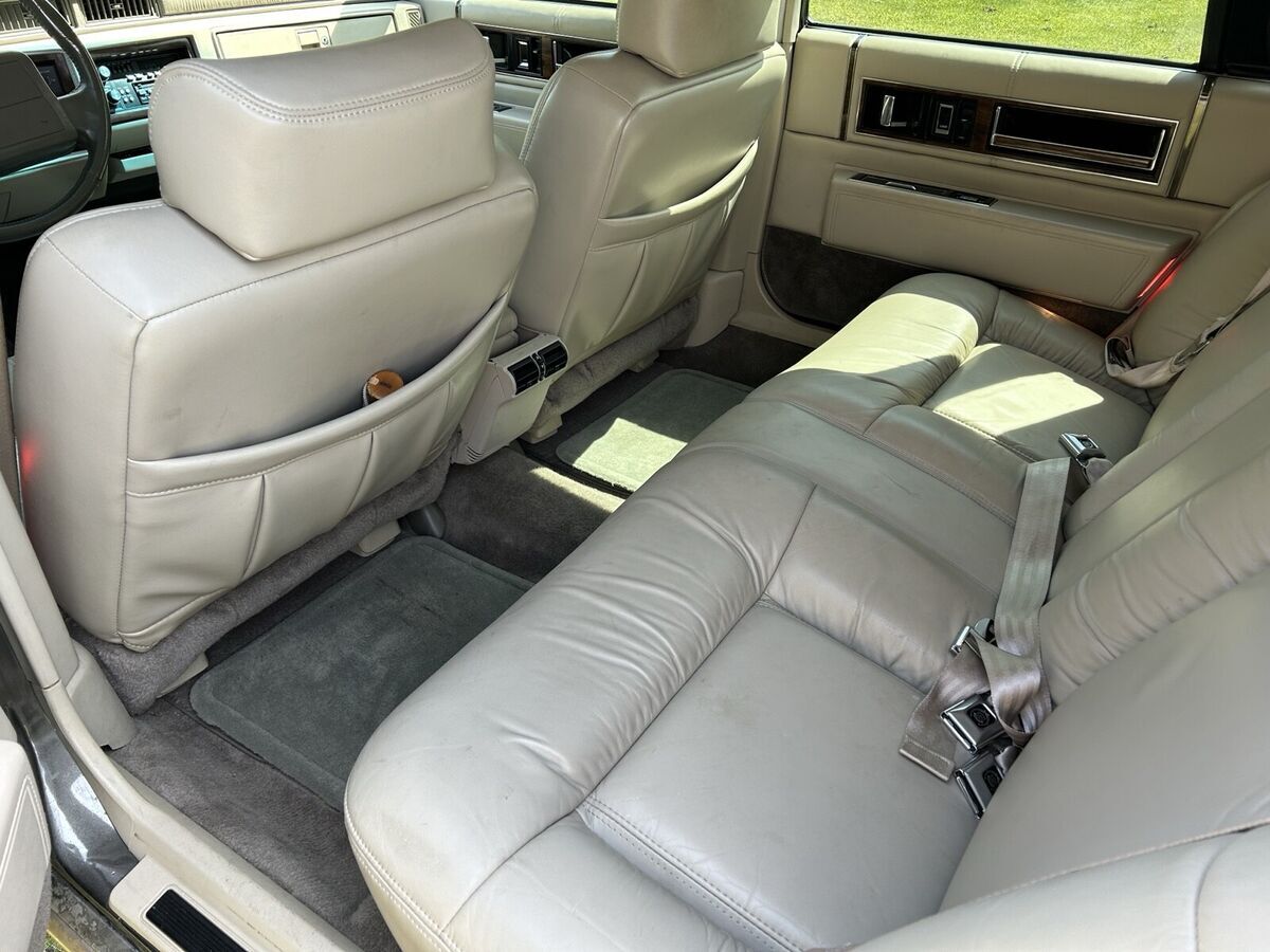 1993 Cadillac DeVille - photo 12