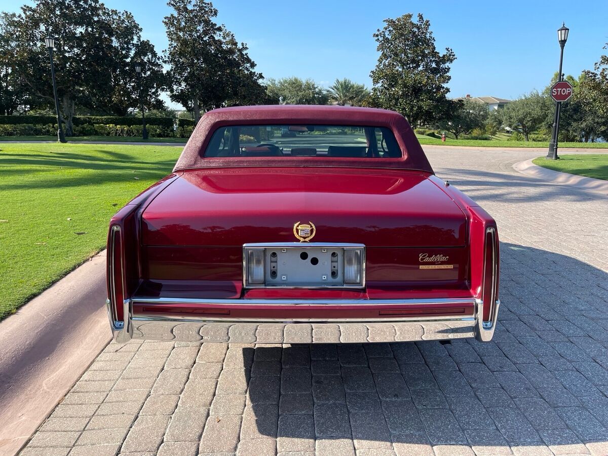 1993 Cadillac DeVille Coupe Showroom condition only 14,000 miles - photo 10