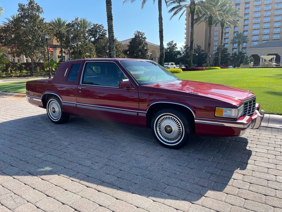 1993 Cadillac DeVille Coupe Showroom condition only 14,000 miles - photo 3