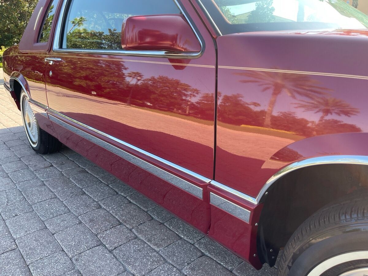 1993 Cadillac DeVille Coupe Showroom condition only 14,000 miles - photo 8