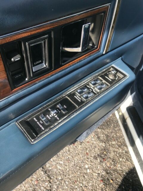 1993 Cadillac DeVille - photo 12