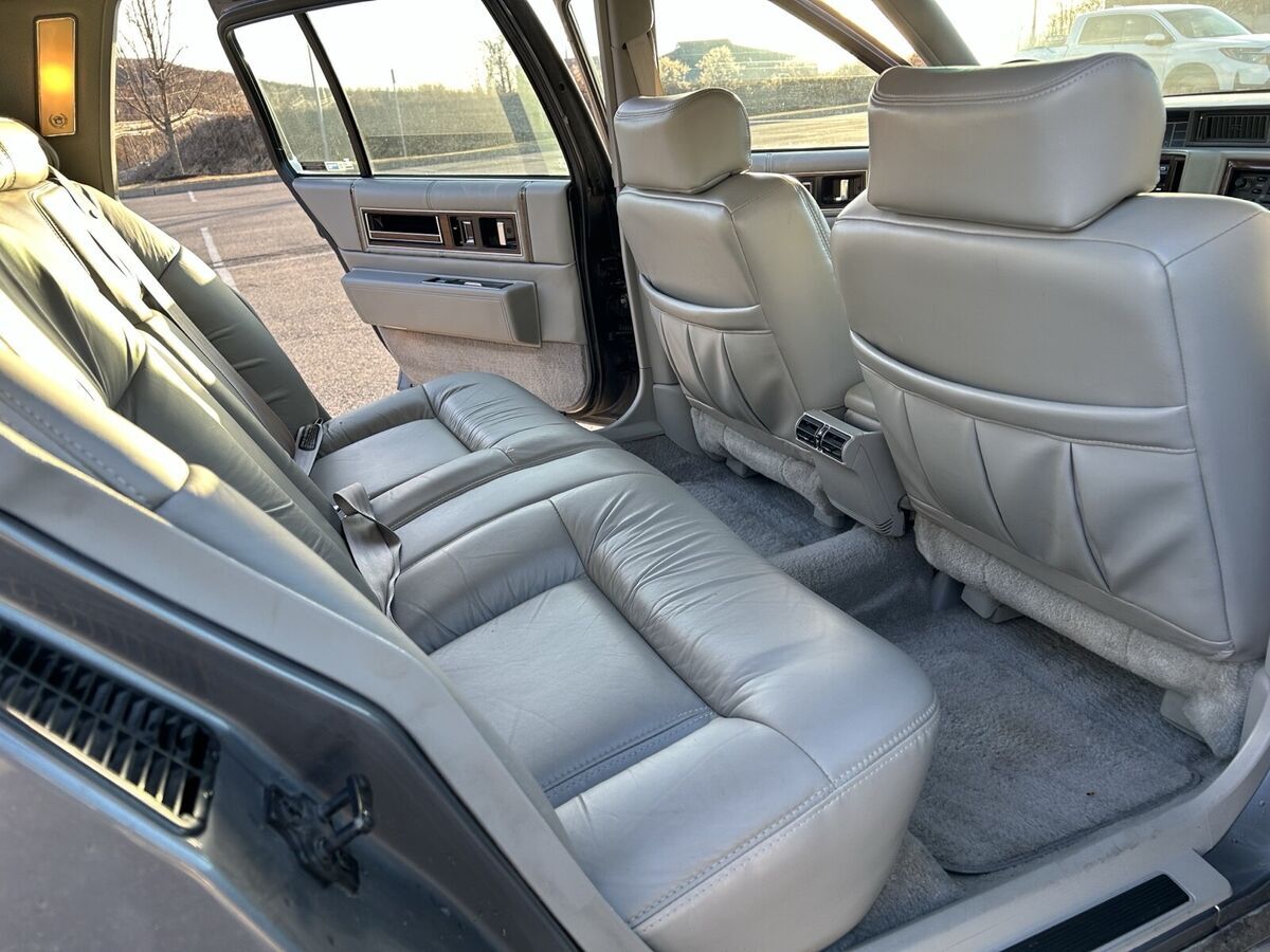 1993 Cadillac DeVille - photo 12