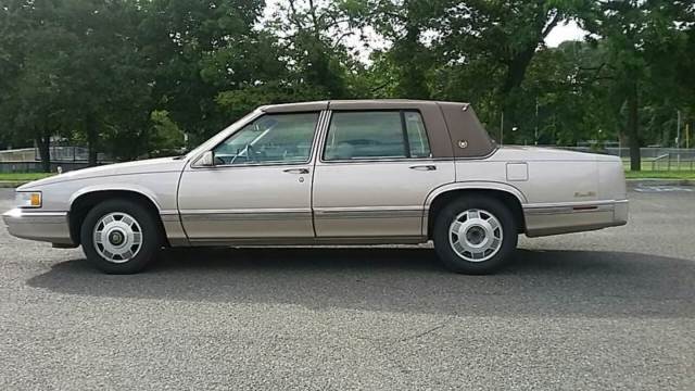 1993 Cadillac DeVille Touring - photo 3