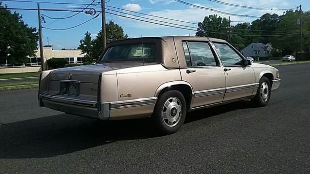 1993 Cadillac DeVille Touring - photo 4