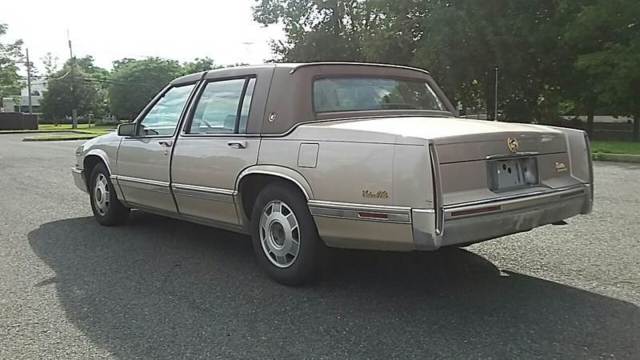 1993 Cadillac DeVille Touring - photo 5