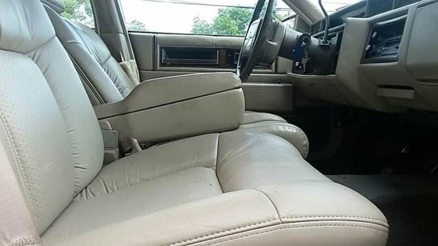 1993 Cadillac DeVille Touring - photo 9