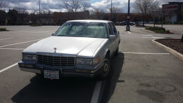 1993 Cadillac DeVille Touring Sedan 4-Door - photo 4