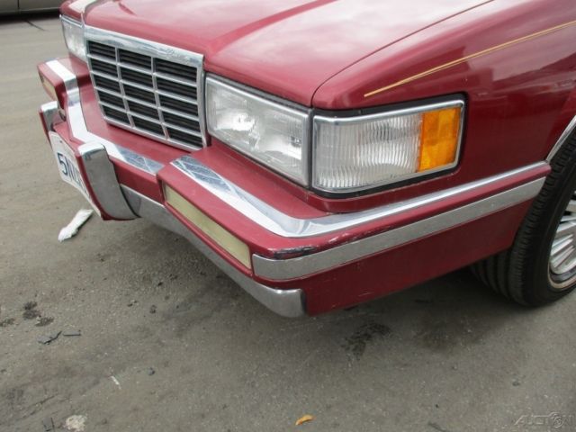 1993 Cadillac DeVille Base Sedan 4-Door - photo 11