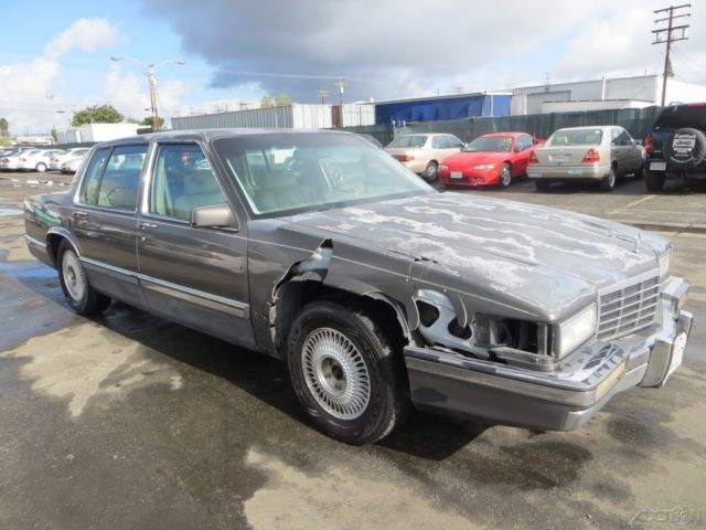 1993 Cadillac DeVille Base Sedan 4-Door - photo 7