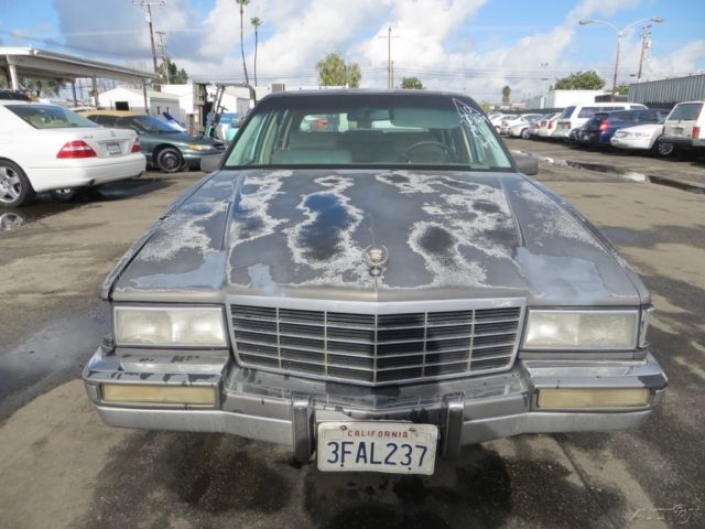1993 Cadillac DeVille Base Sedan 4-Door - photo 8