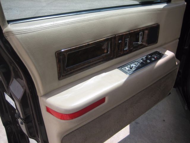 1993 Cadillac Fleetwood Brougham - photo 12