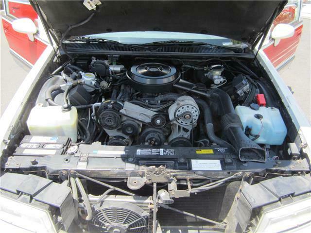 1993 Cadillac Fleetwood - photo 10
