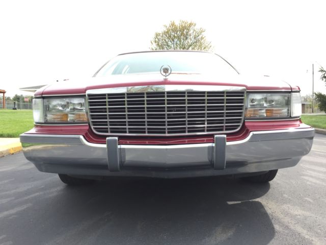 1993 Cadillac Fleetwood Brougham Sedan 4-Door - photo 9