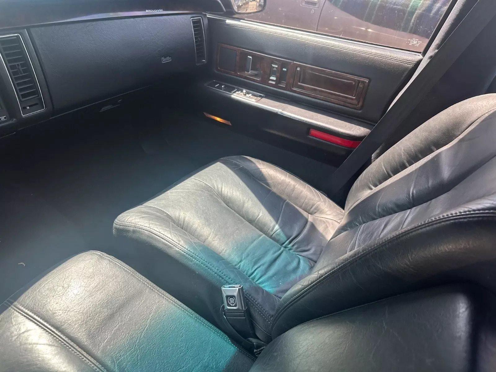 1993 Cadillac Fleetwood - photo 8
